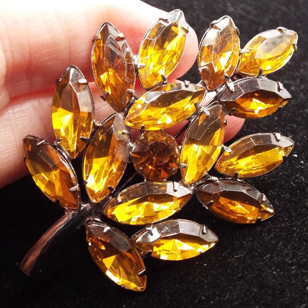 SIGNED 2012 FL GOLDEN SIENNA MARQUISE RHINESTONES LEAF PIN 73 - Picture 2 of 5